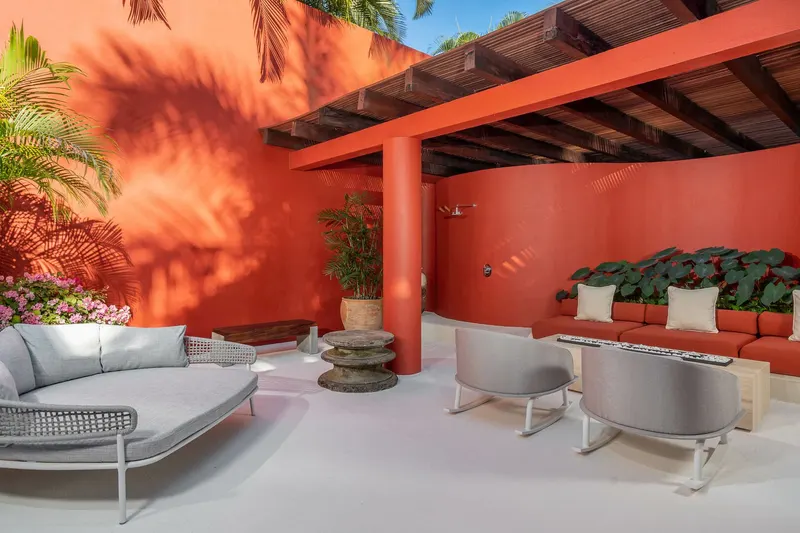 Villa Pacifica (w/ Guest House) 6