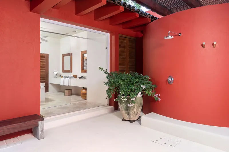 Villa Pacifica (w/ Guest House) 9